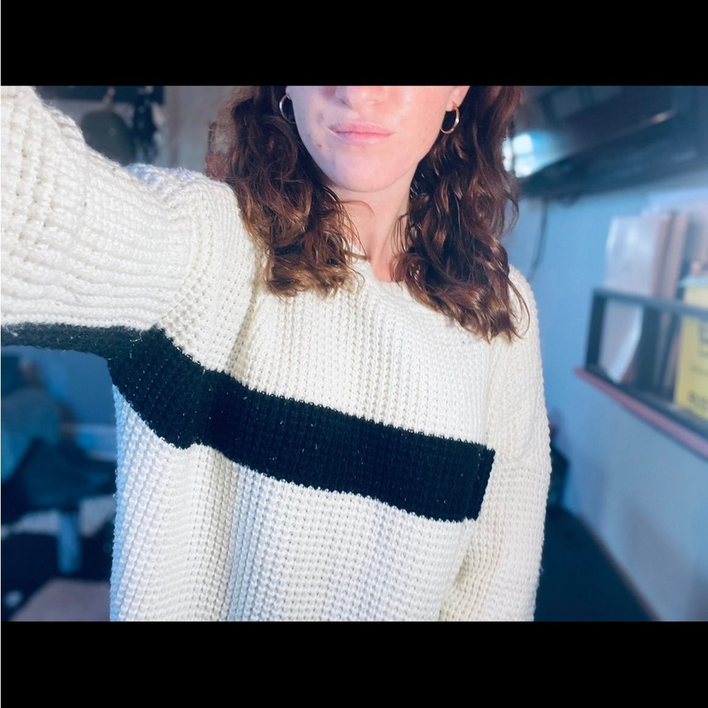 Sweater - Picture 12 of 12